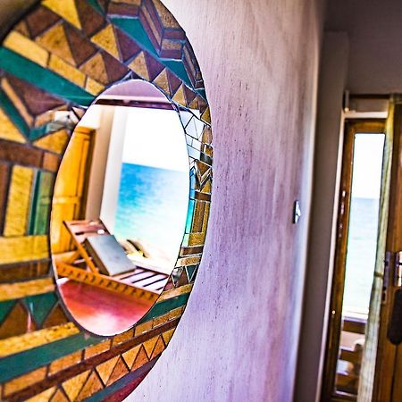 Njaya Lodge Nkhata Bay Экстерьер фото