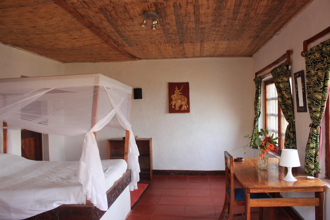 Njaya Lodge Nkhata Bay Экстерьер фото