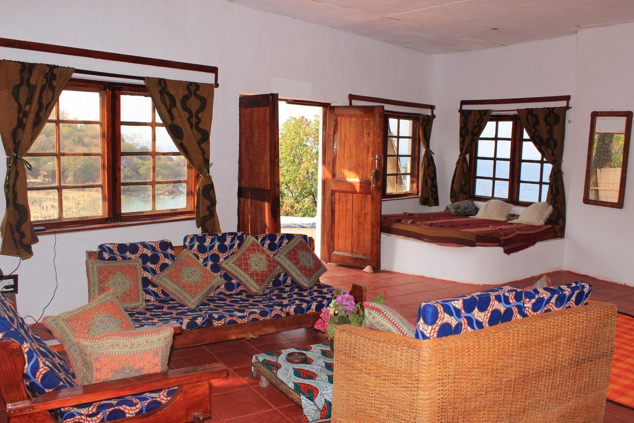 Njaya Lodge Nkhata Bay Экстерьер фото