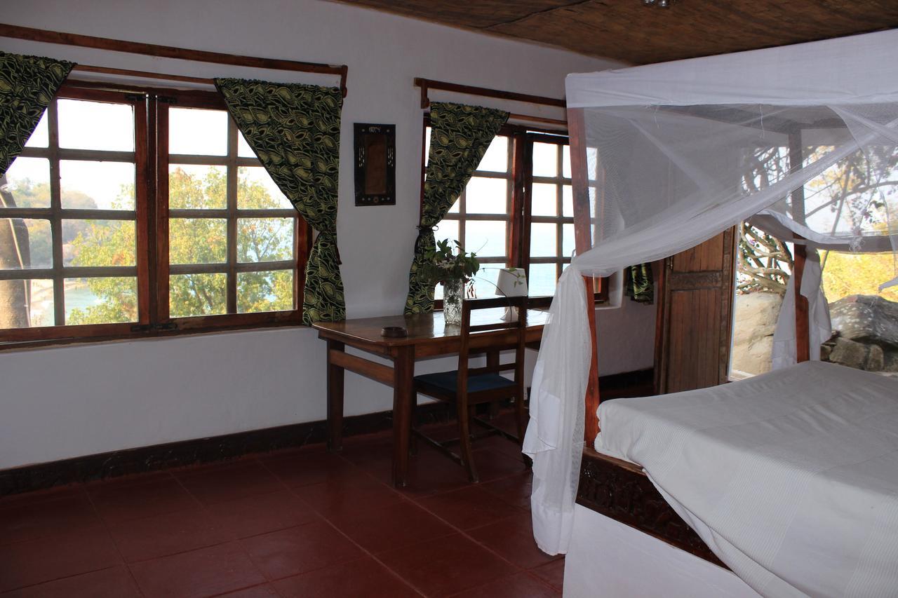 Njaya Lodge Nkhata Bay Экстерьер фото