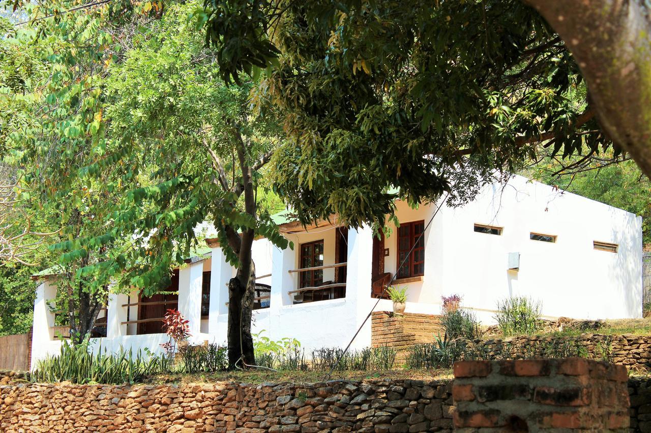 Njaya Lodge Nkhata Bay Экстерьер фото