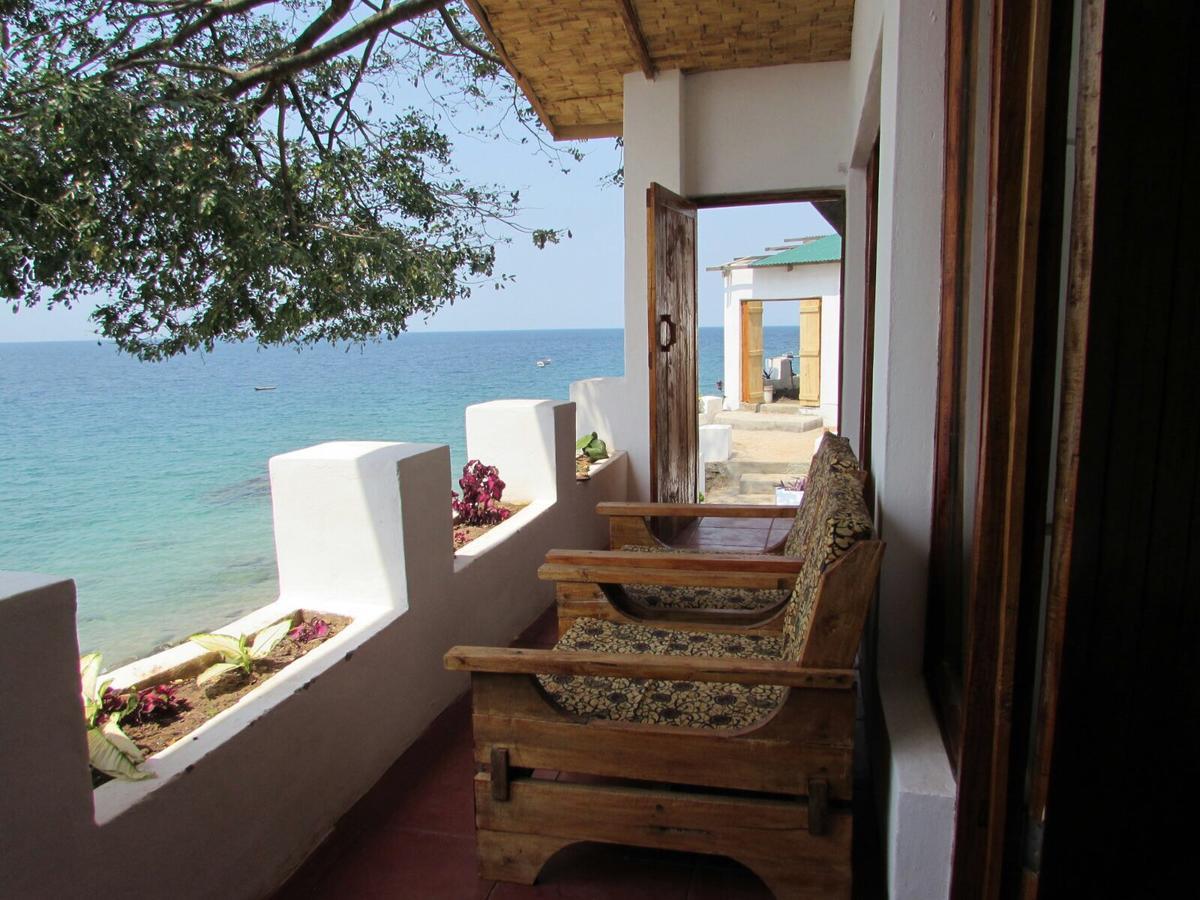 Njaya Lodge Nkhata Bay Экстерьер фото