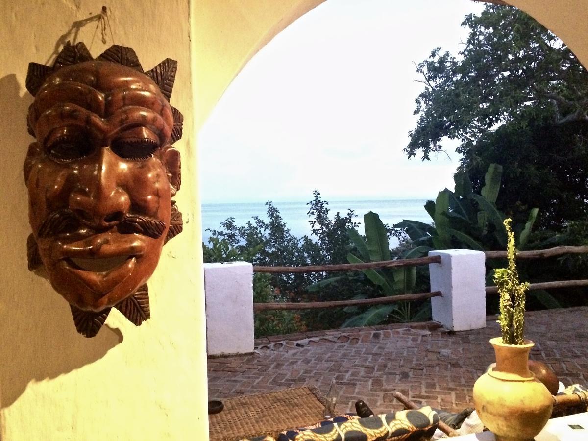 Njaya Lodge Nkhata Bay Экстерьер фото