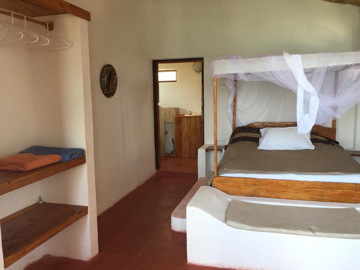 Njaya Lodge Nkhata Bay Экстерьер фото