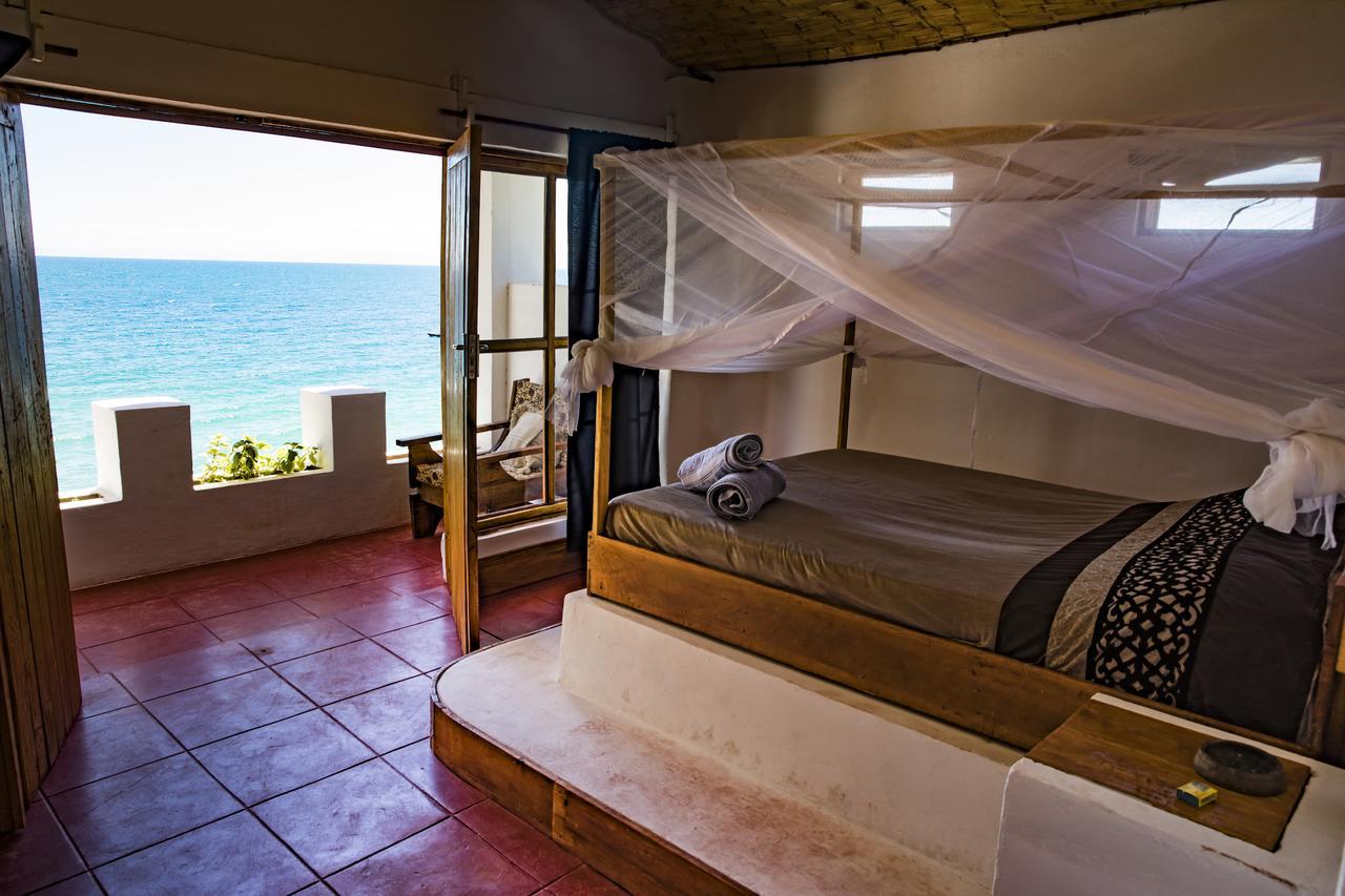 Njaya Lodge Nkhata Bay Экстерьер фото
