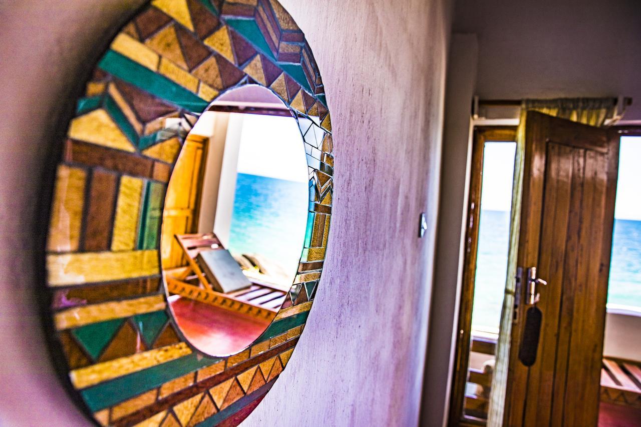 Njaya Lodge Nkhata Bay Экстерьер фото