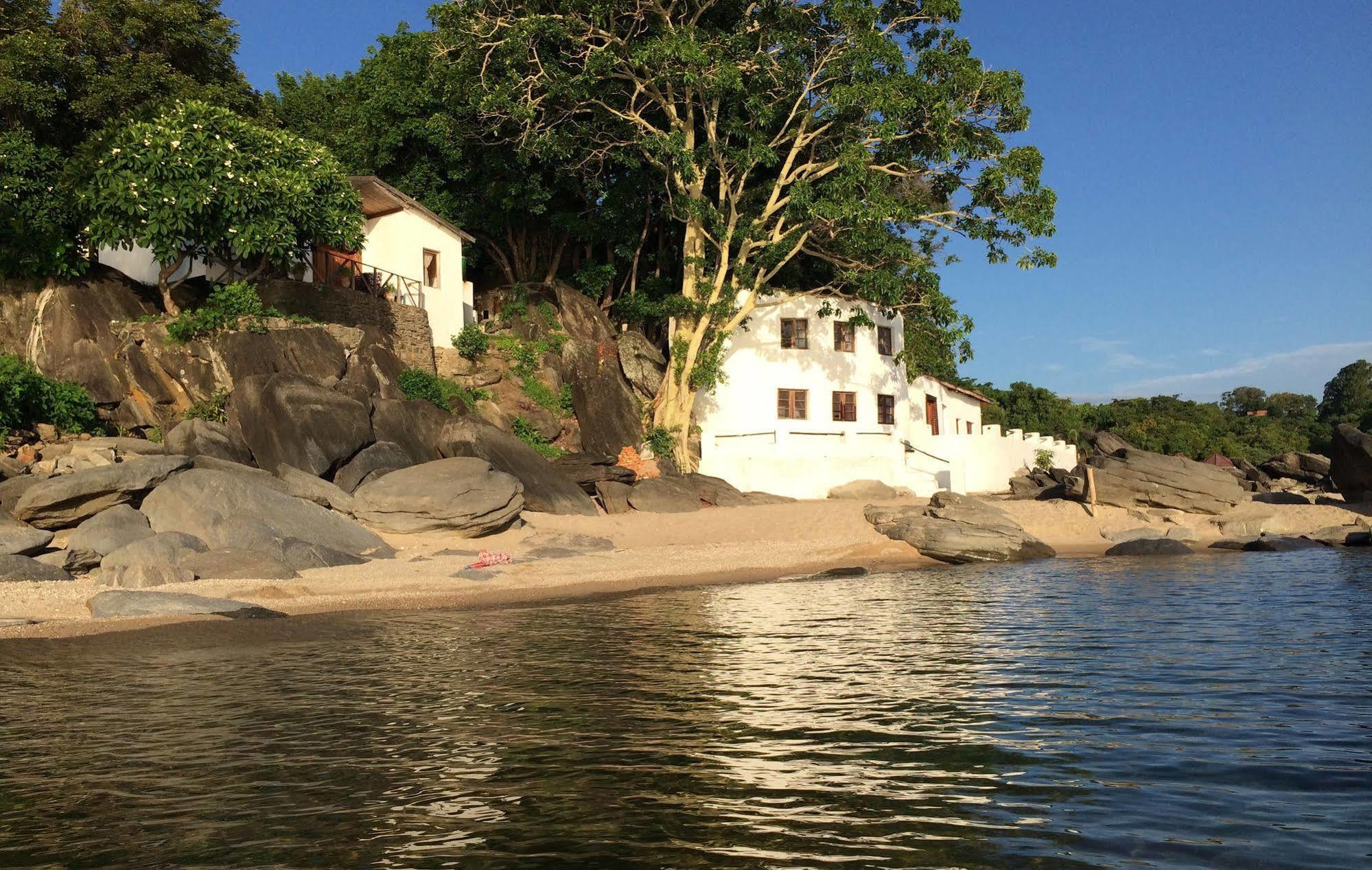 Njaya Lodge Nkhata Bay Экстерьер фото